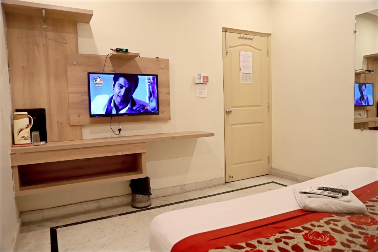 Hotel Klick International Neu-Delhi Exterior foto